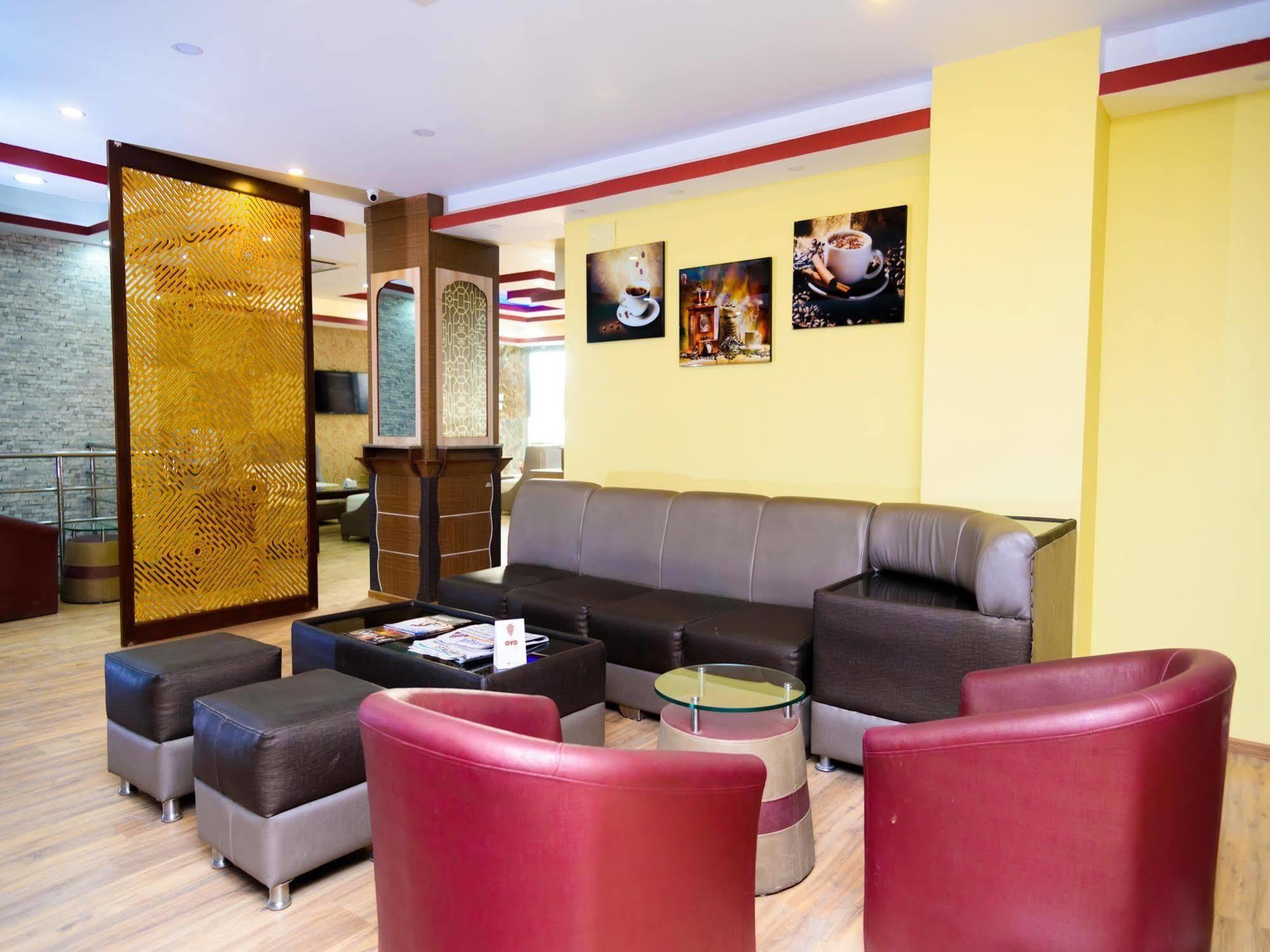 Oyo 105 Hotel Travel Inn Катманду Екстериор снимка