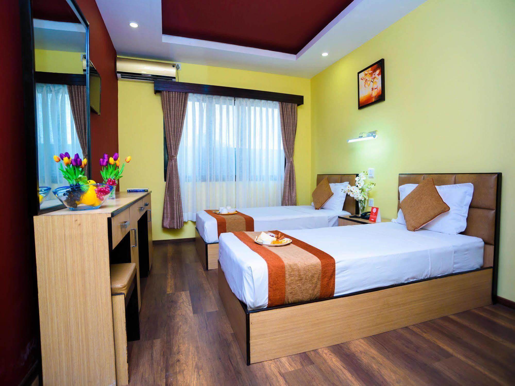Oyo 105 Hotel Travel Inn Катманду Екстериор снимка