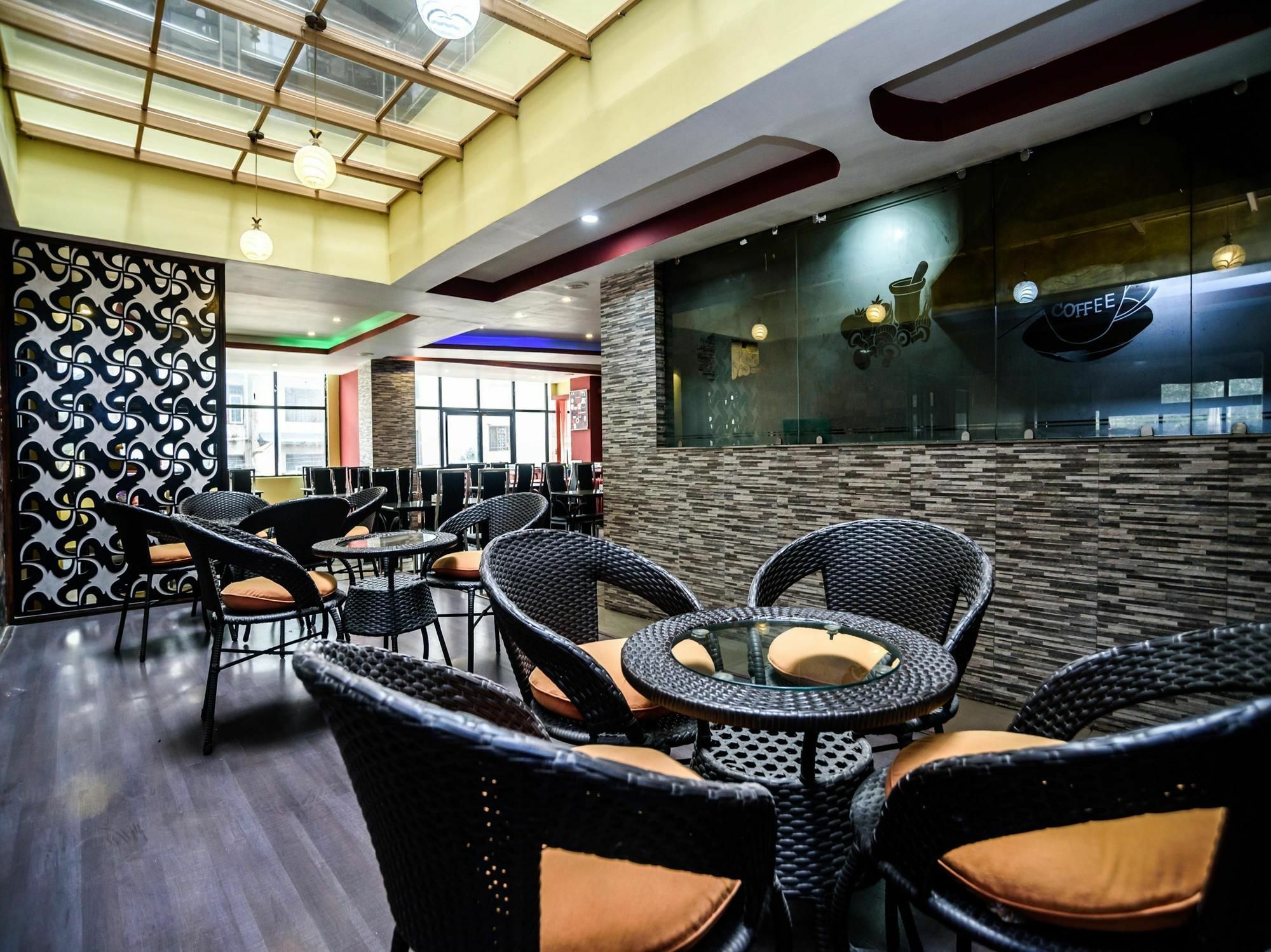 Oyo 105 Hotel Travel Inn Катманду Екстериор снимка