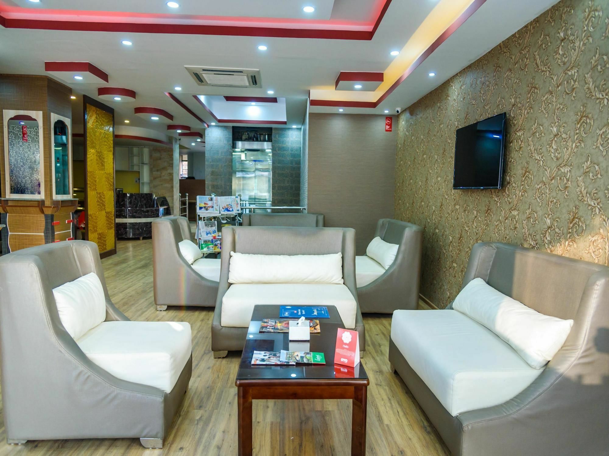Oyo 105 Hotel Travel Inn Катманду Екстериор снимка