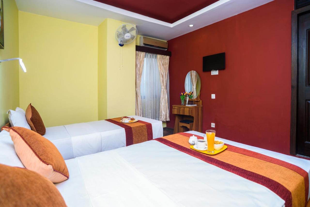Oyo 105 Hotel Travel Inn Катманду Екстериор снимка